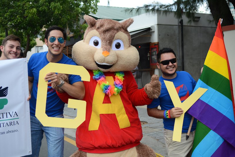 Celebran con orgullo los 25 años de la Parada LGBTT