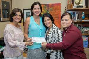 Olive Garden entrega donativo de evento ‘friends and family’