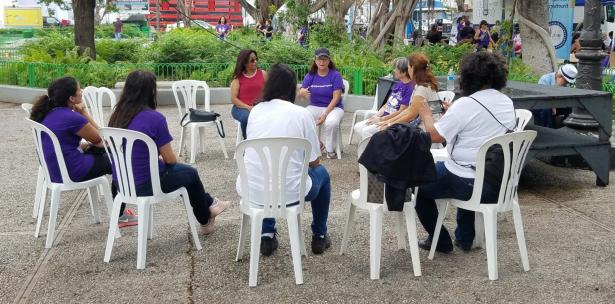 Continúa la “Caravana Violeta”